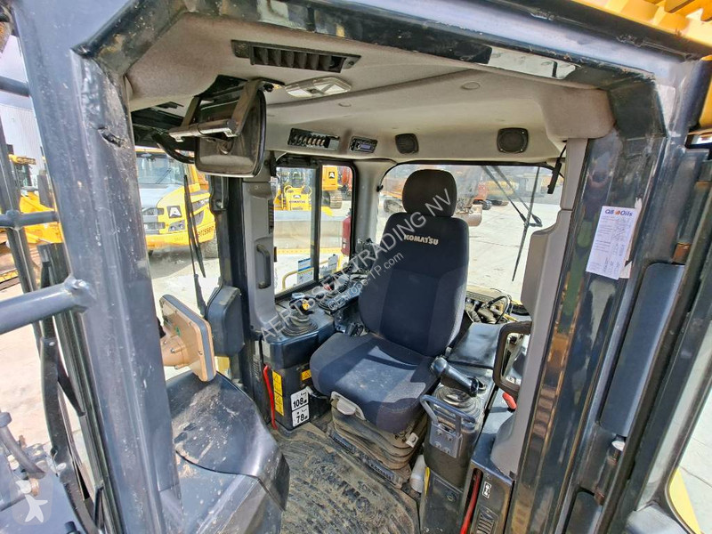 بلدوزر Komatsu (with Topcon 3D GPS)