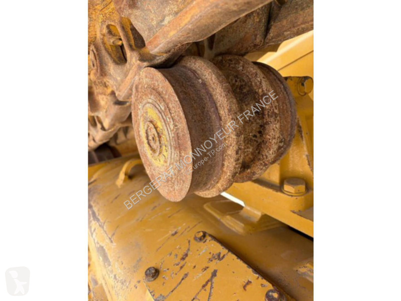 بلدوزر Caterpillar D6