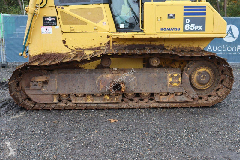 بلدوزر Komatsu