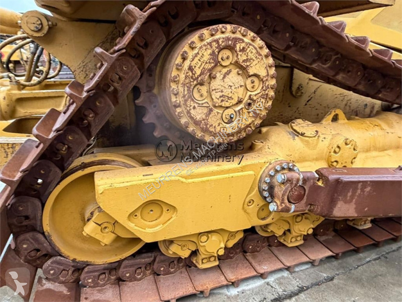 بلدوزر Caterpillar D8T