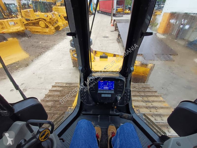 بلدوزر Komatsu D61PX-24