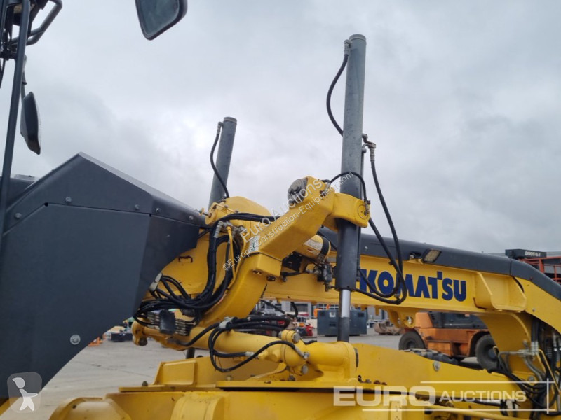 Buldozer Komatsu GD655-6
