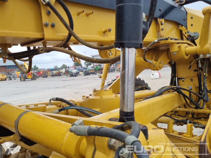 Buldozer Caterpillar 2