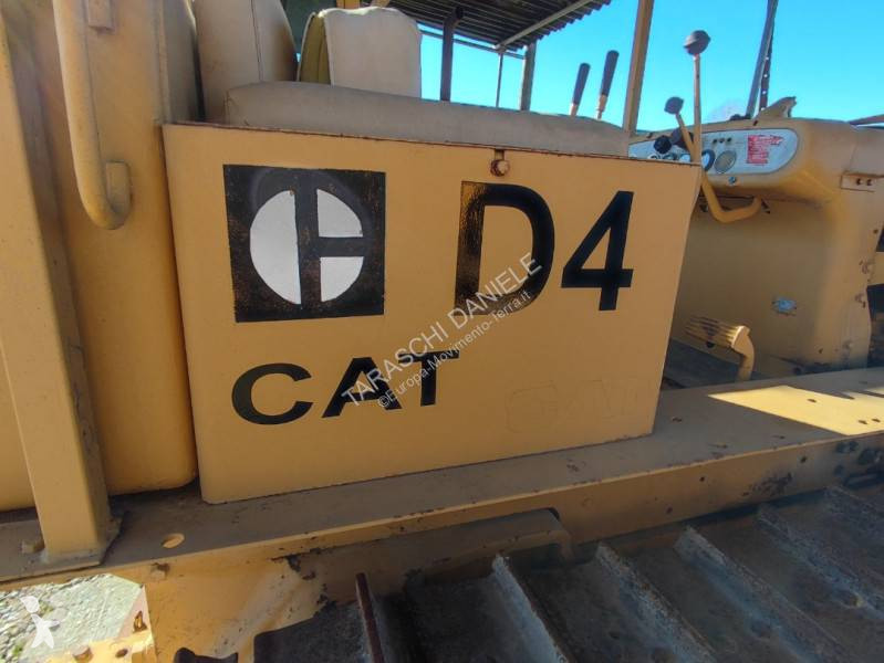 بلدوزر Caterpillar D4C