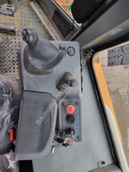بلدوزر Liebherr PR 716 05 LGP