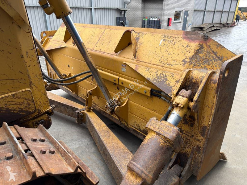 Buldozér Caterpillar D6T