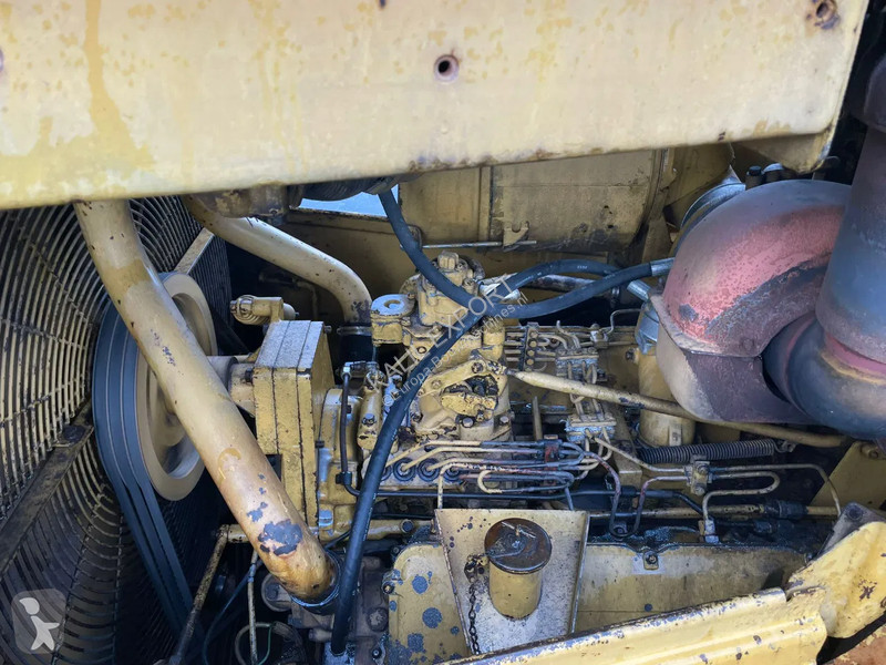 Bulldozer Caterpillar Dozer with Ripper Very...