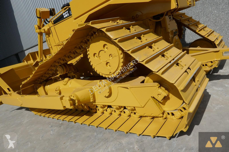 بلدوزر Caterpillar D6T