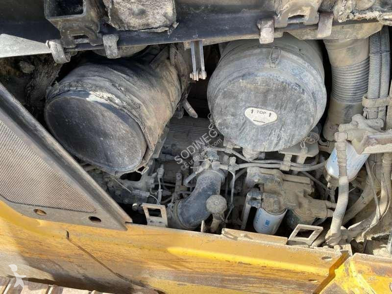 بلدوزر Komatsu