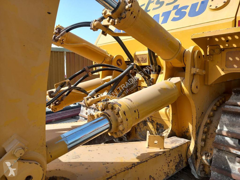 Buldozér Komatsu D275A-5R (EXW - Abu Dhabi)