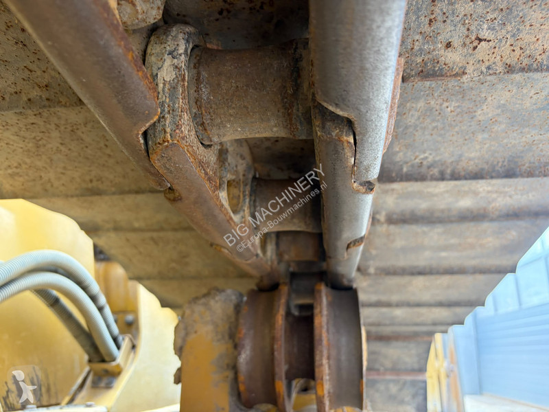 بلدوزر Caterpillar D4 LGP 15A ( / 2)