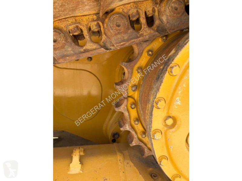 بلدوزر Caterpillar D6