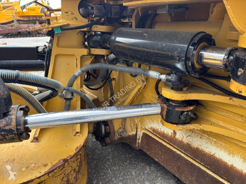 بلدوزر Caterpillar (Foldable Blade / Ripper)