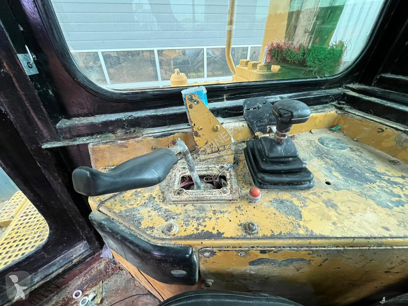 Bulldozer Caterpillar - Single shank ripper