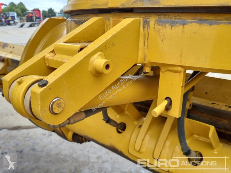 Buldozer Caterpillar 2
