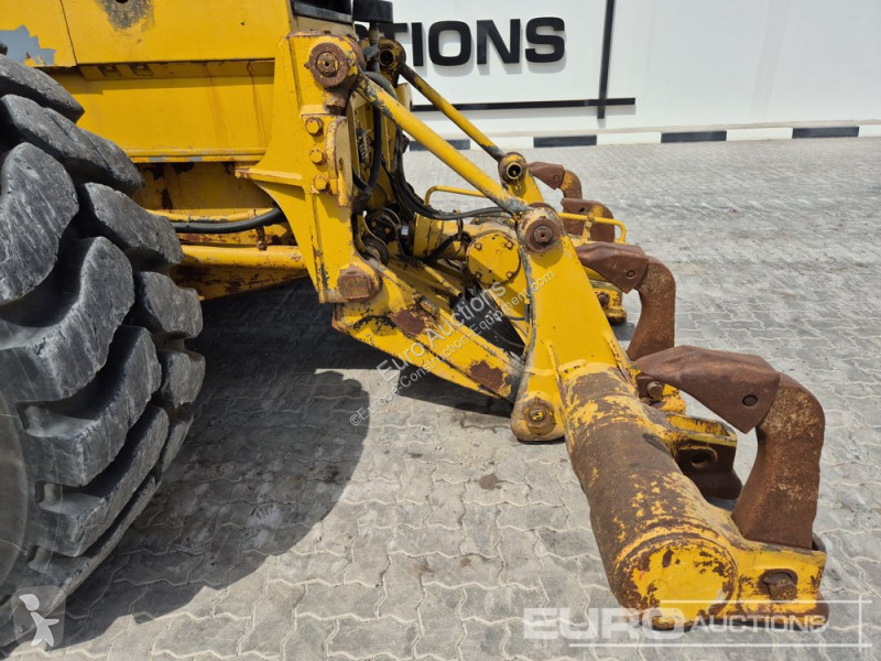 Buldozer Komatsu GD825A-2