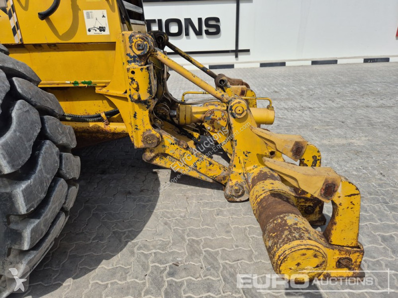 Buldozer Komatsu GD825A-2