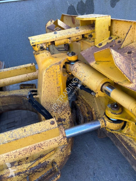 بلدوزر Komatsu PX-23