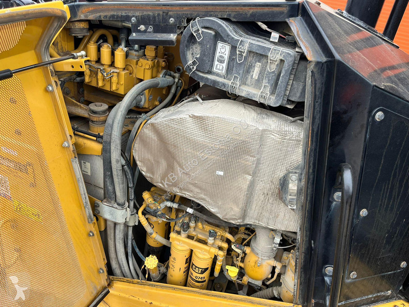 بلدوزر Caterpillar D7E LGP RIPPER / AC