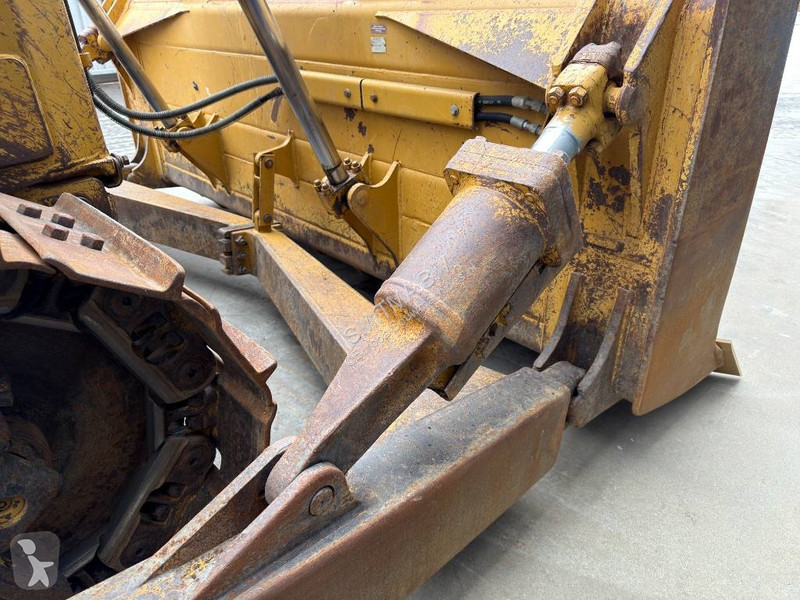 Buldozér Caterpillar D6T