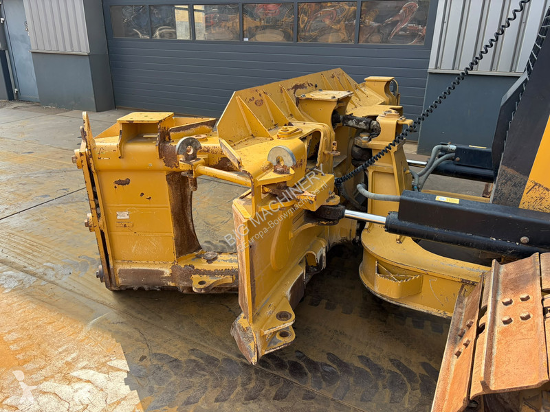 بلدوزر Caterpillar D4 LGP 15A ( / 2)