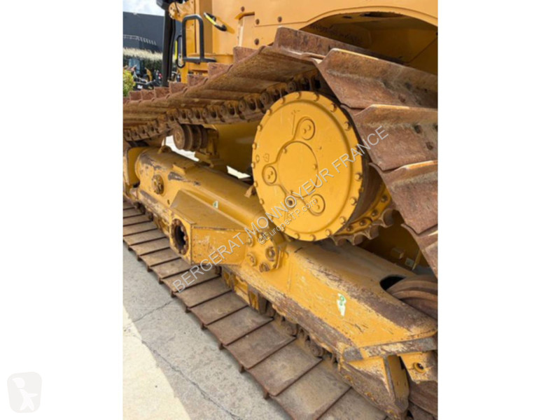 بلدوزر Caterpillar D6