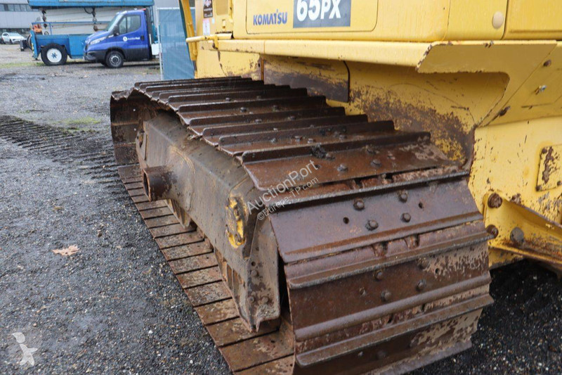 بلدوزر Komatsu