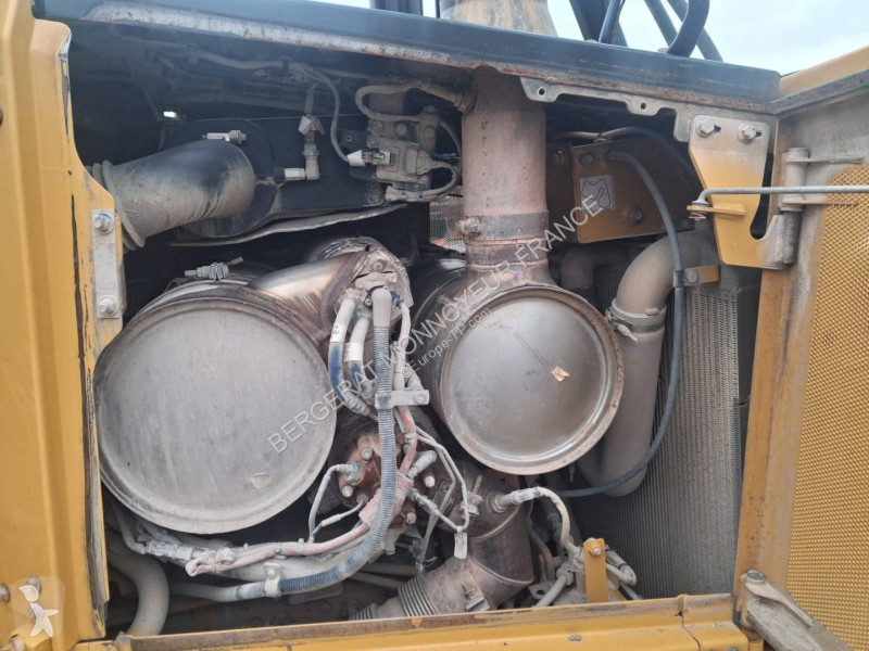بلدوزر Caterpillar D6