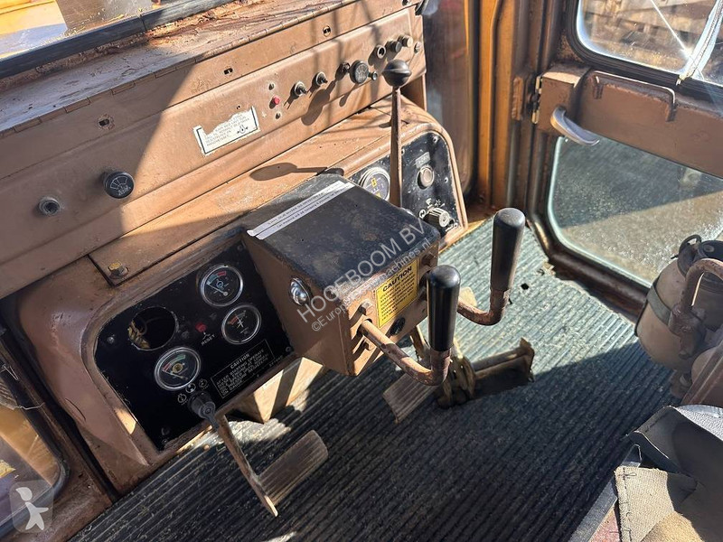 Bulldozer Caterpillar D6D with winch