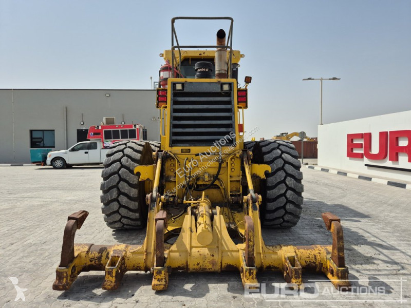 Buldozer Komatsu GD825A-2