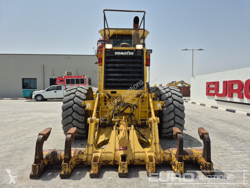 Buldozer Komatsu GD825A-2