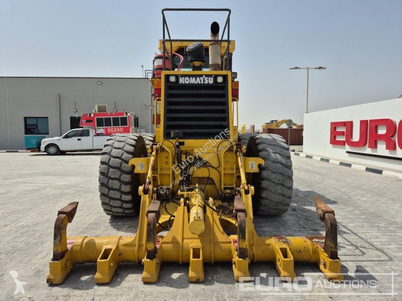 Buldozer Komatsu GD825A-2