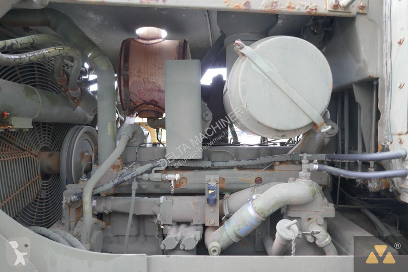 بلدوزر Caterpillar Ex-army