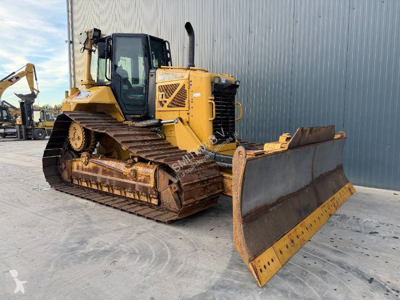 بلدوزر Caterpillar D6N