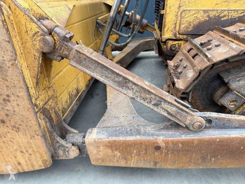 Buldozér Caterpillar D6T