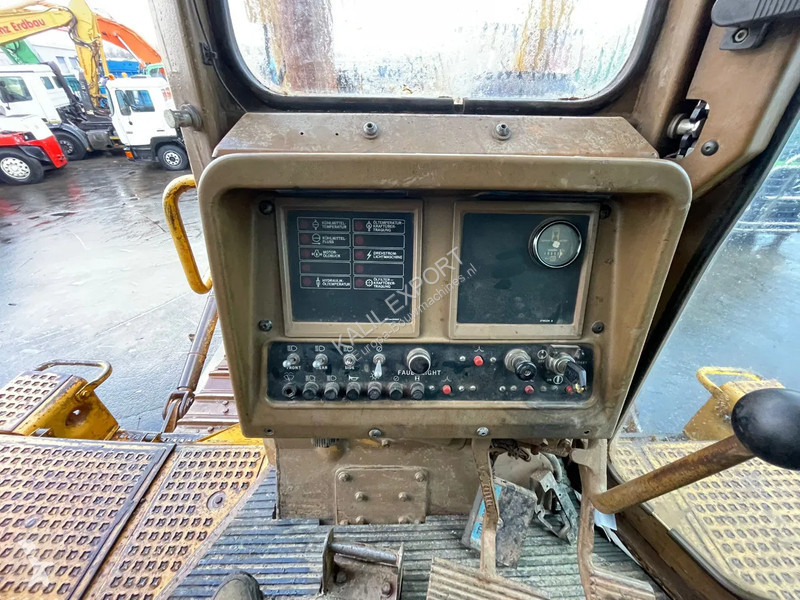 Bulldozer Caterpillar Dozer with Ripper Very...