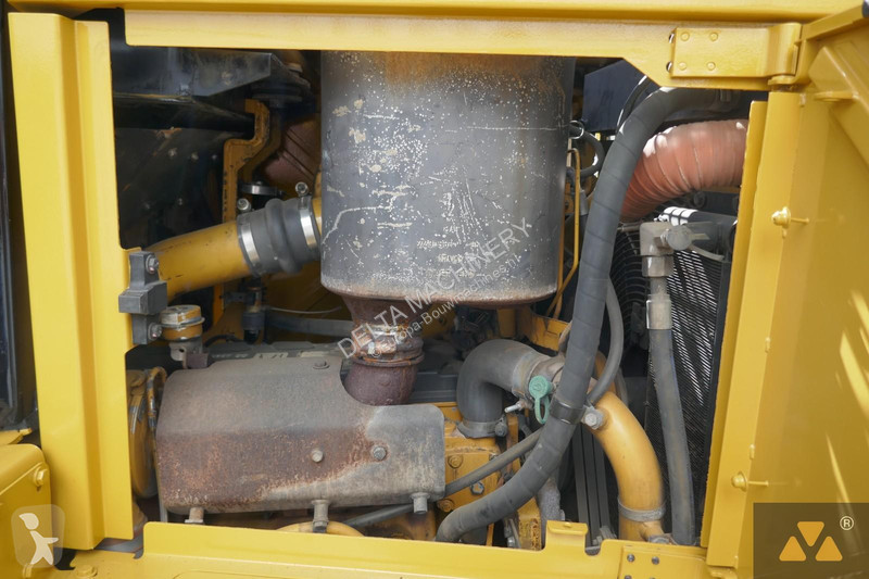 بلدوزر Caterpillar D6T