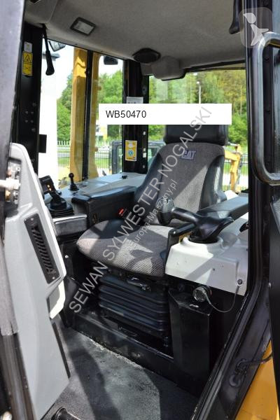 بلدوزر Caterpillar D6N