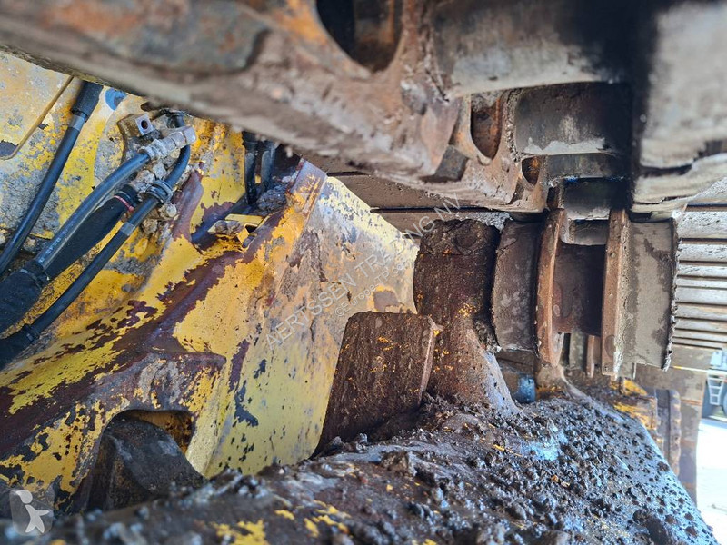 Buldozér Komatsu i-24