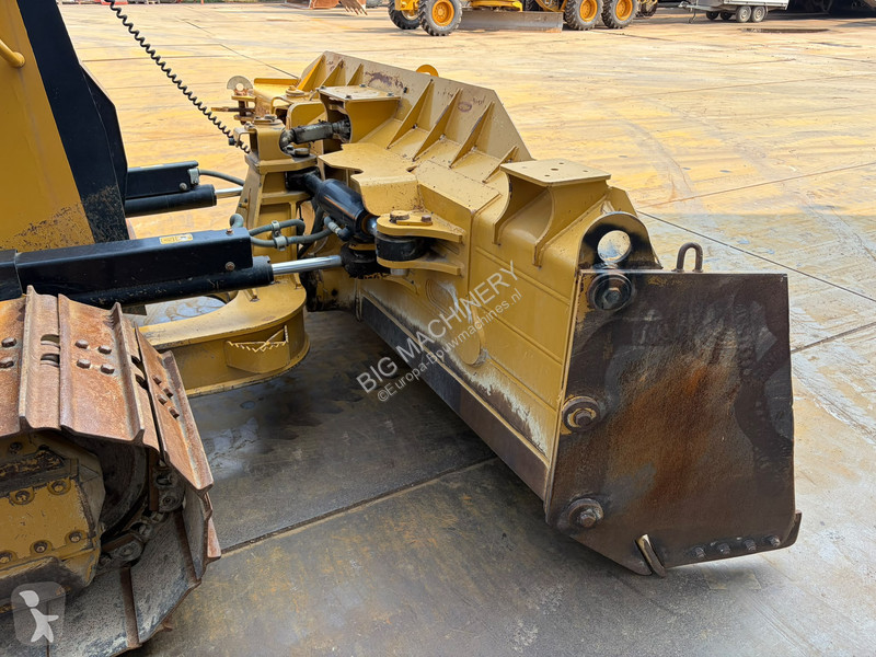 بلدوزر Caterpillar D4 LGP 15A ( / 2)