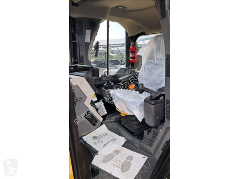 بلدوزر Caterpillar D6