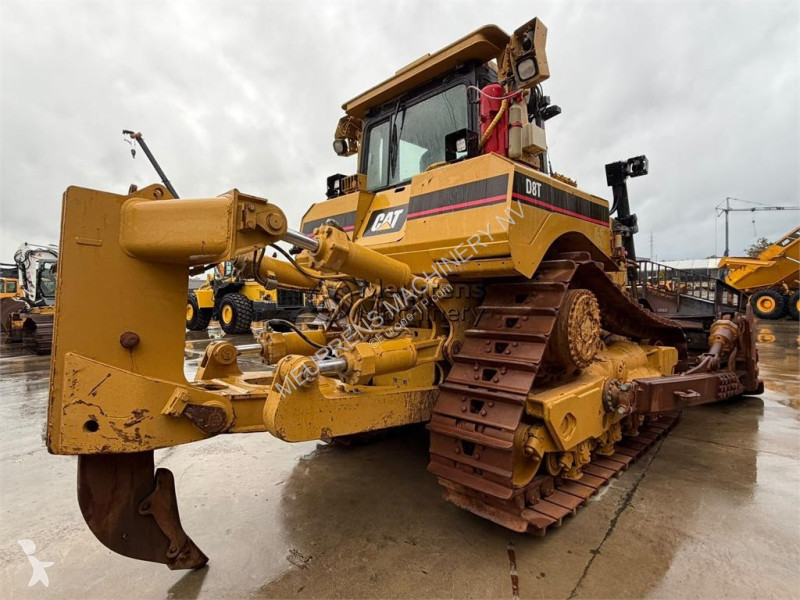 بلدوزر Caterpillar D8T