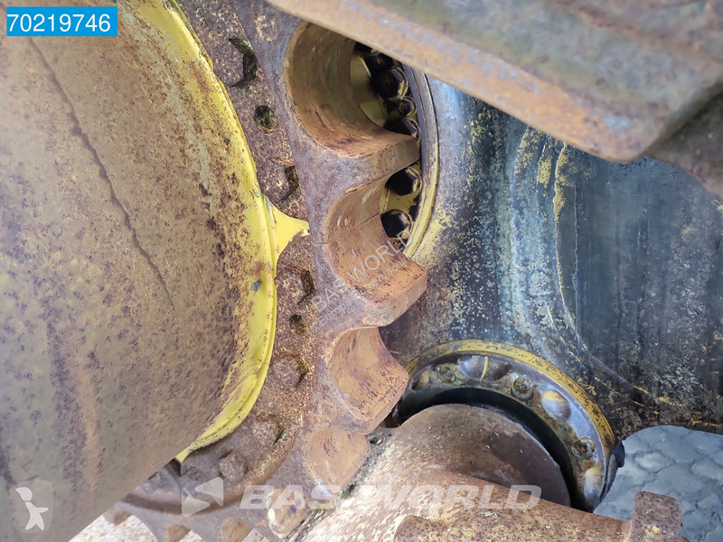 بلدوزر Caterpillar D8 N