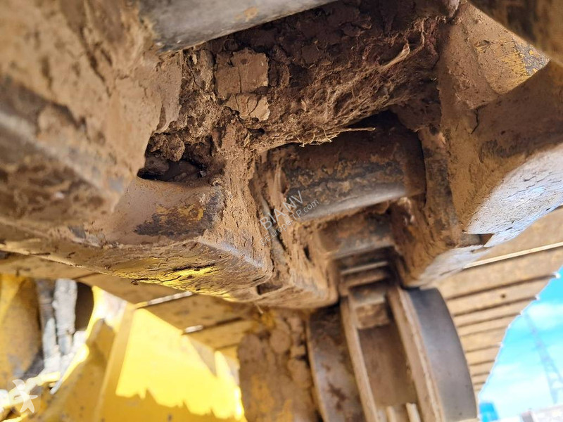 بلدوزر Komatsu I-24E0
