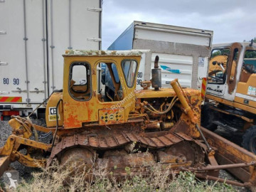 Bulldozer sur chenilles Caterpillar