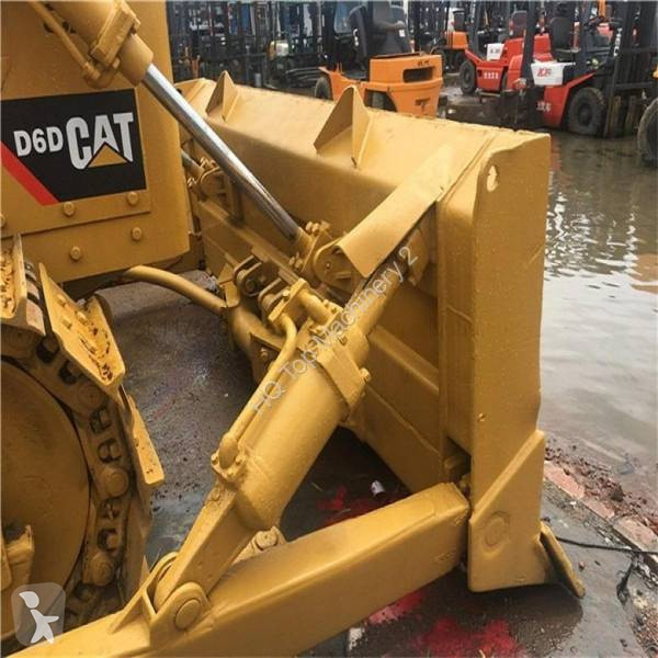 بلدوزر Caterpillar Bulldozer sur chenilles...