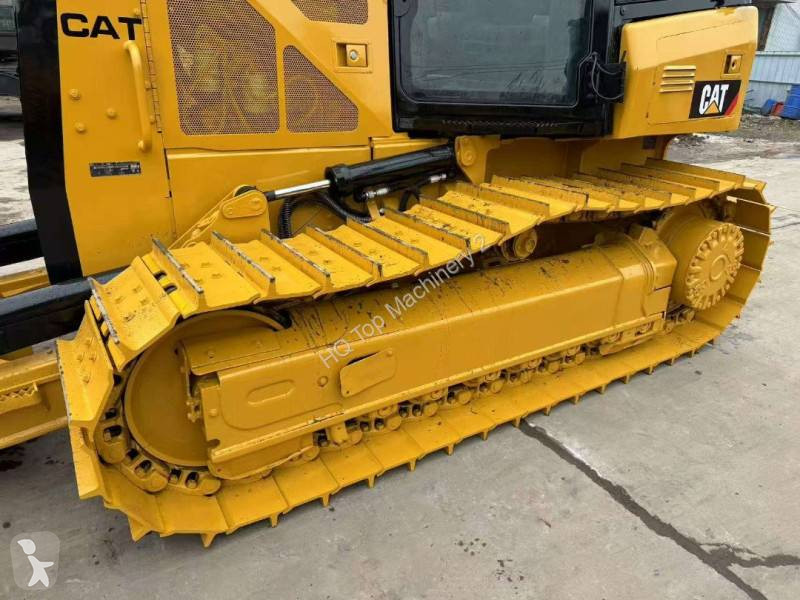 بلدوزر Caterpillar Bulldozer sur chenilles...