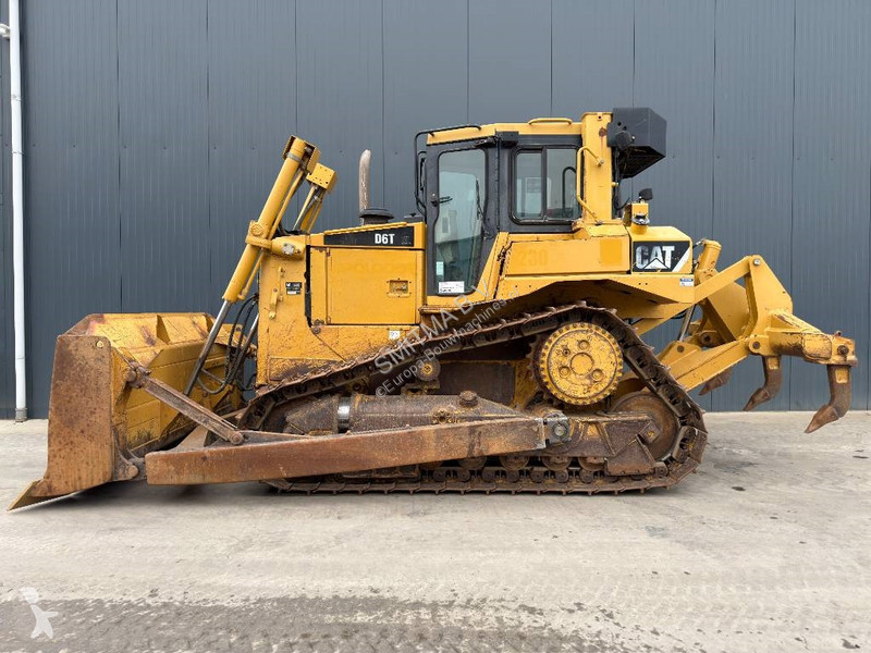 Buldozér Caterpillar D6T