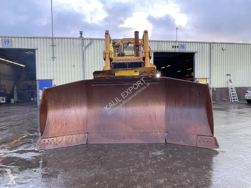 Bulldozer Caterpillar Dozer with Ripper Very...