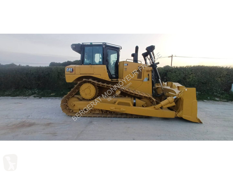 بلدوزر Caterpillar D6